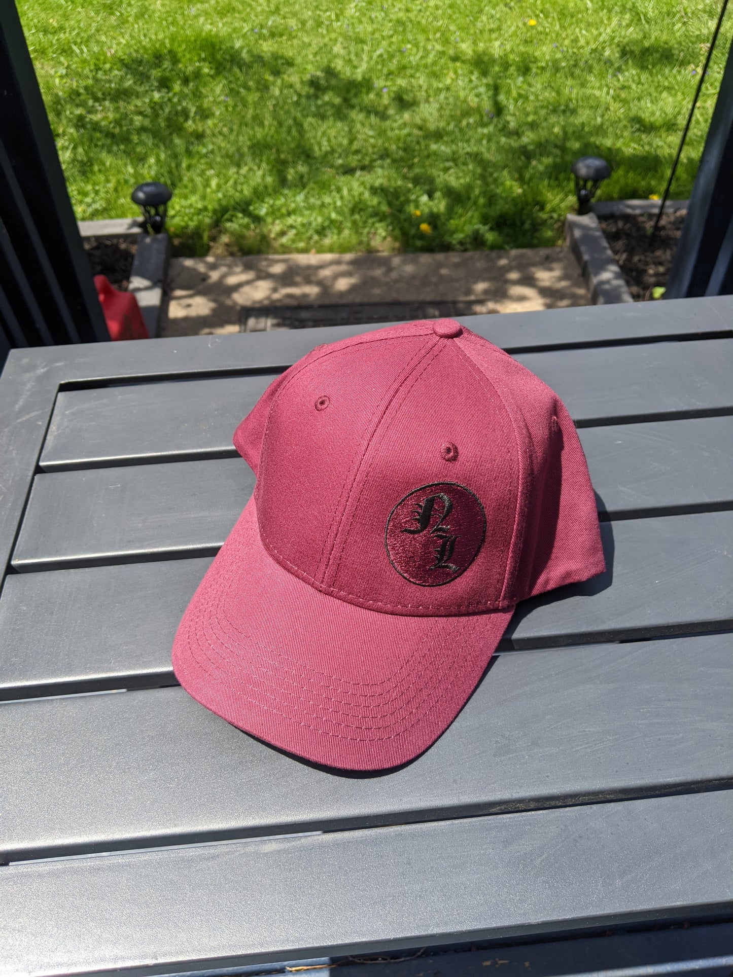 NL circle hat